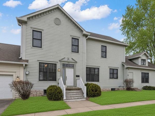 120 W Porter Avenue , Naperville, IL 60540