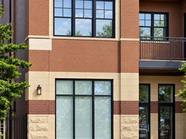 2134 W Lawrence Avenue, Chicago, IL 60625
