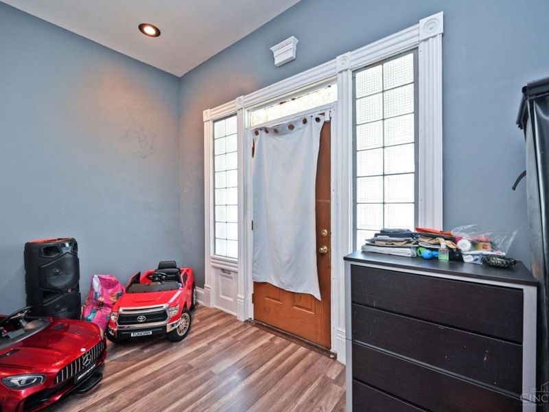 935 Woodlawn Avenue, Cincinnati, OH 45205 Photo 4