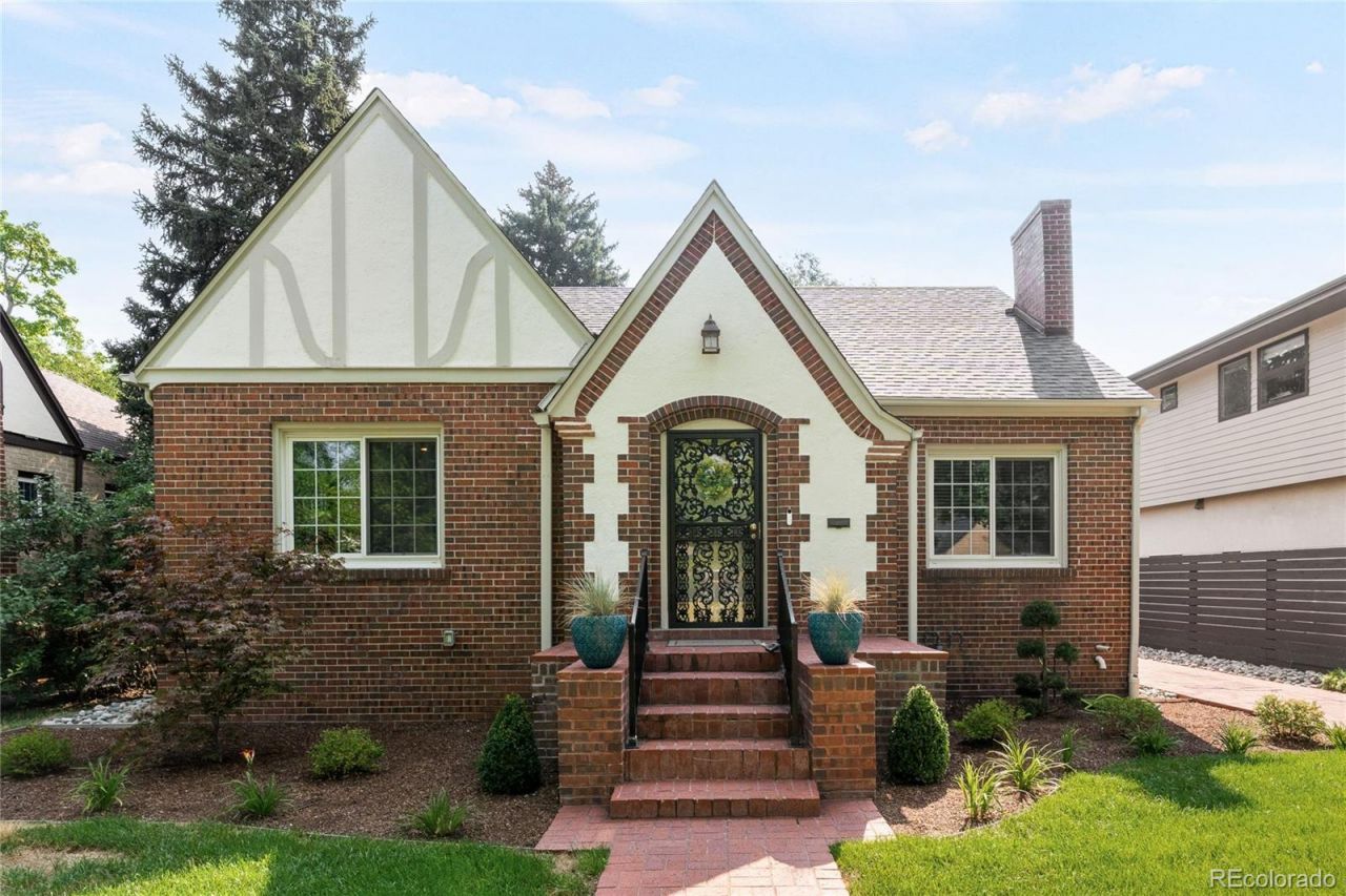 2068 Jasmine Street, Denver, CO 80207 Main Photo