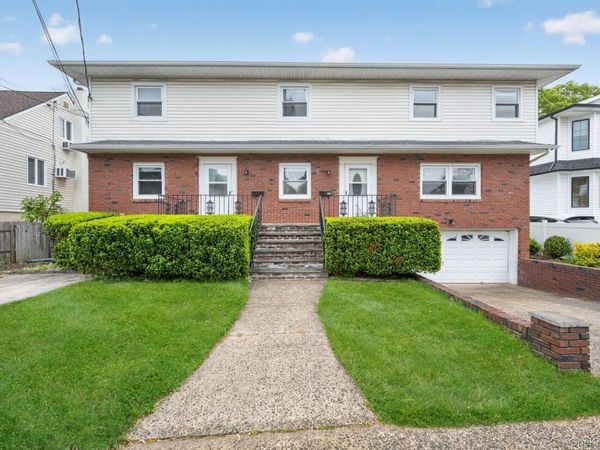 68A Graywood Road , Port Washington, NY 11050