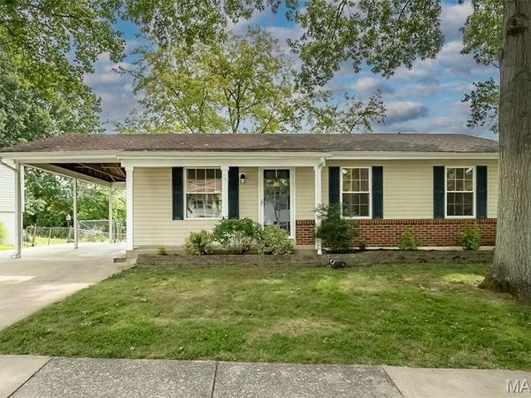 664 Greenhurst Court, Fenton, MO 63026