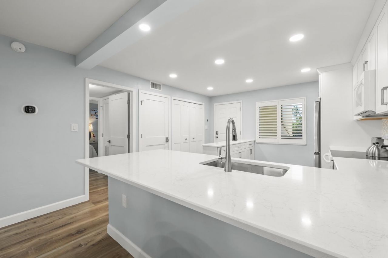 979 E Gulf Dr, Unit 242, Sanibel, FL 33957 Photo
