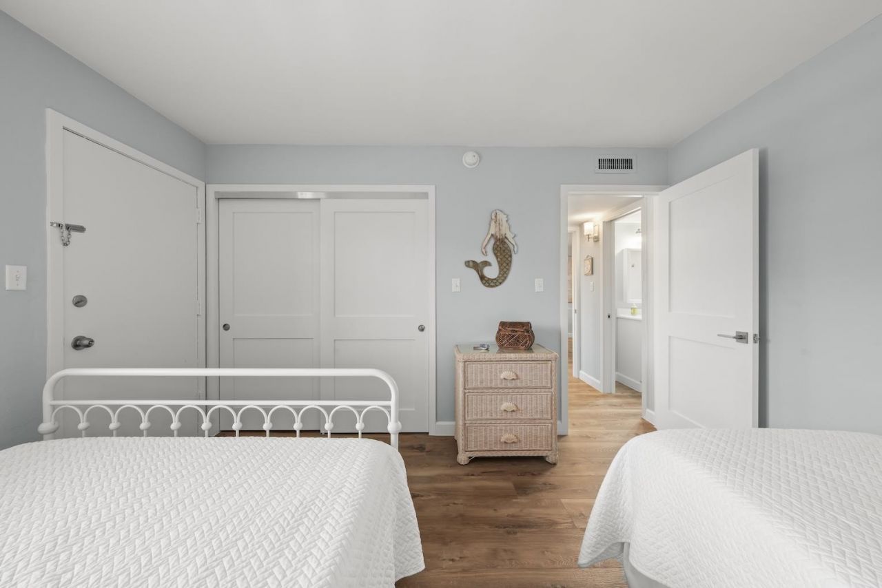979 E Gulf Dr, Unit 242, Sanibel, FL 33957 Photo
