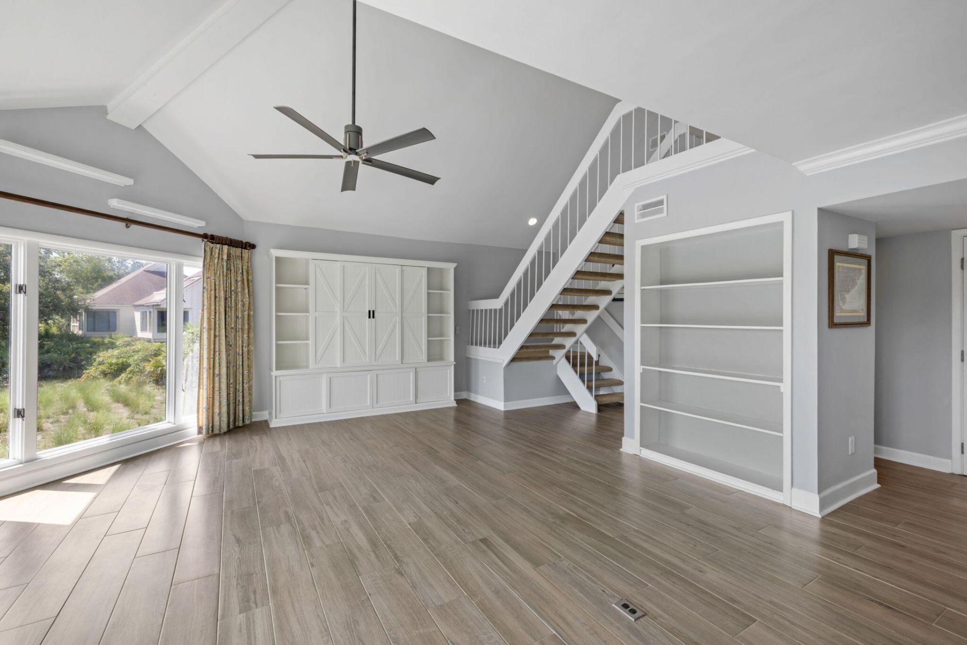 727 Spinnaker Beachhouse Court Photo 11