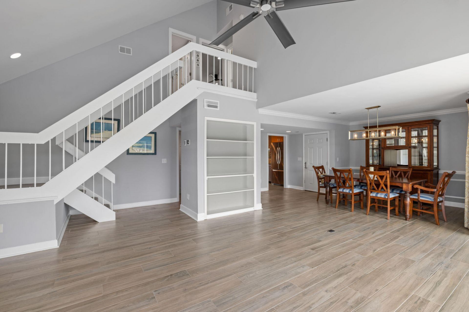 727 Spinnaker Beachhouse Court Photo 12