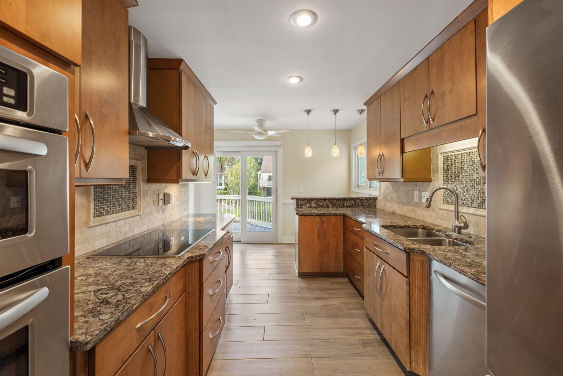 727 Spinnaker Beachhouse Court Photo 17