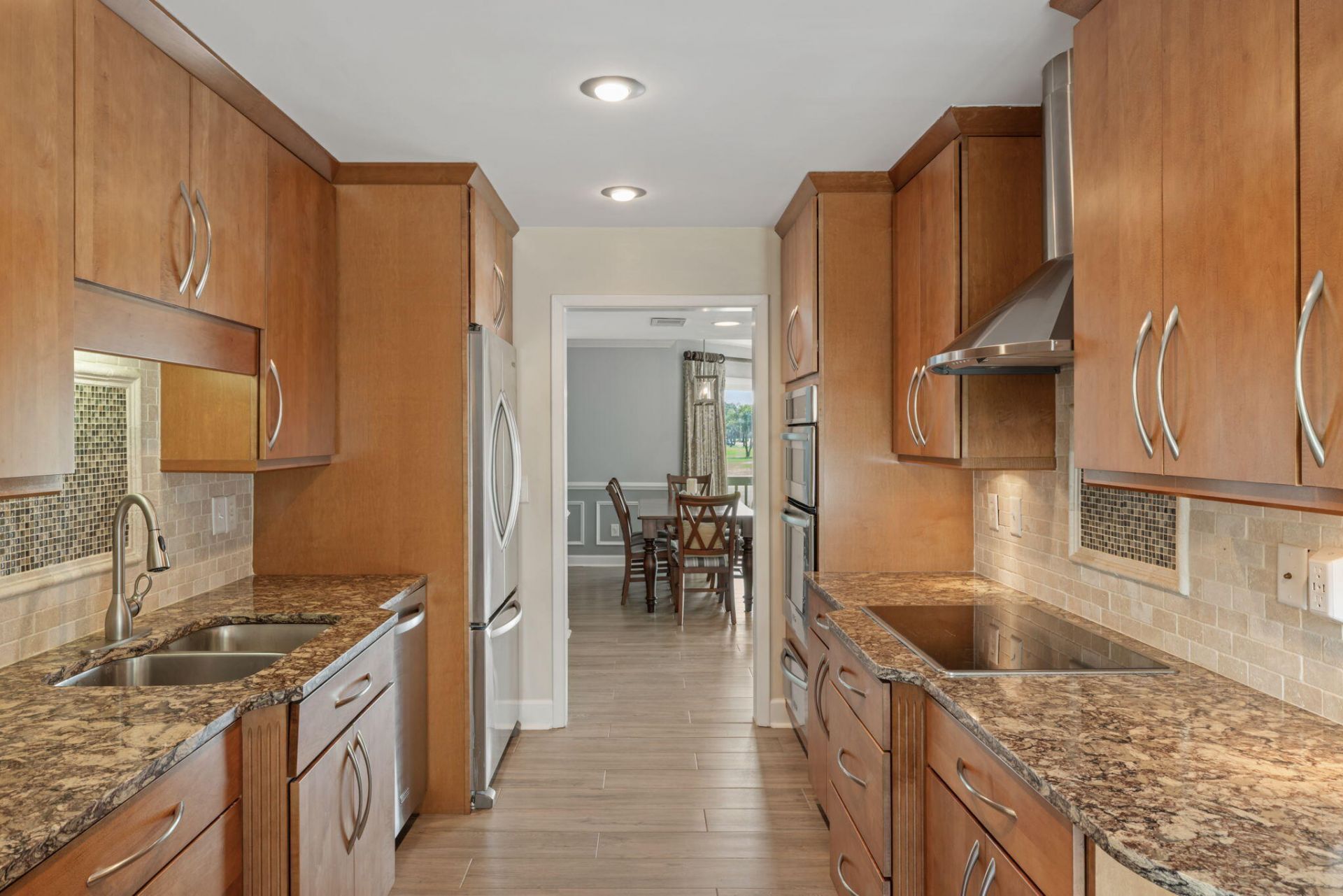 727 Spinnaker Beachhouse Court Photo 18