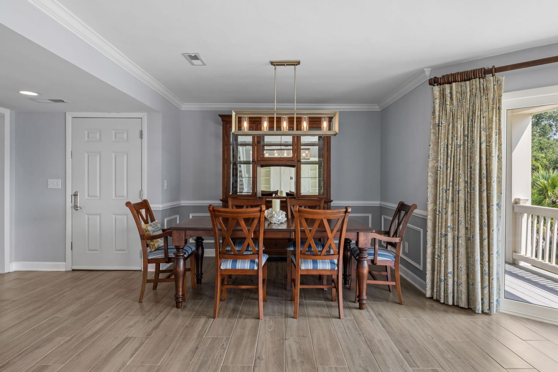 727 Spinnaker Beachhouse Court Photo 9