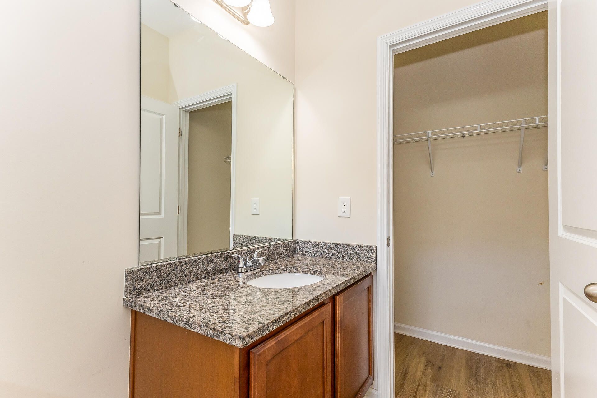380 Flyway Road Photo 7