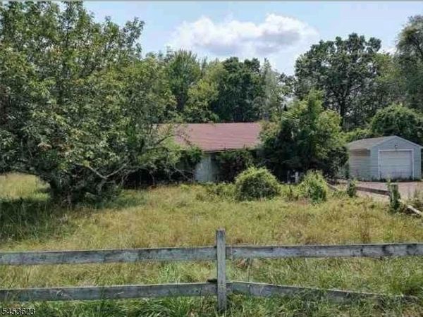547 Kemah Lake Rd, Frankford, NJ 07826