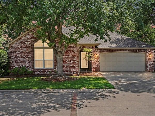 412 N Forest Ridge Boulevard , Broken Arrow, OK 74014