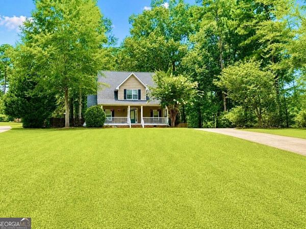 150 W Lakeview Drive NE, Milledgeville, GA 31061
