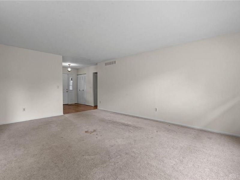 6560 Semley Court, Dayton, OH 45415 Photo 10