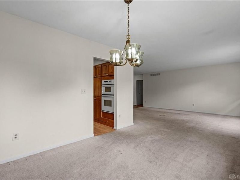 6560 Semley Court, Dayton, OH 45415 Photo 6