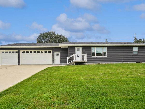 307 7th Ave SE, Oelwein, IA 50662