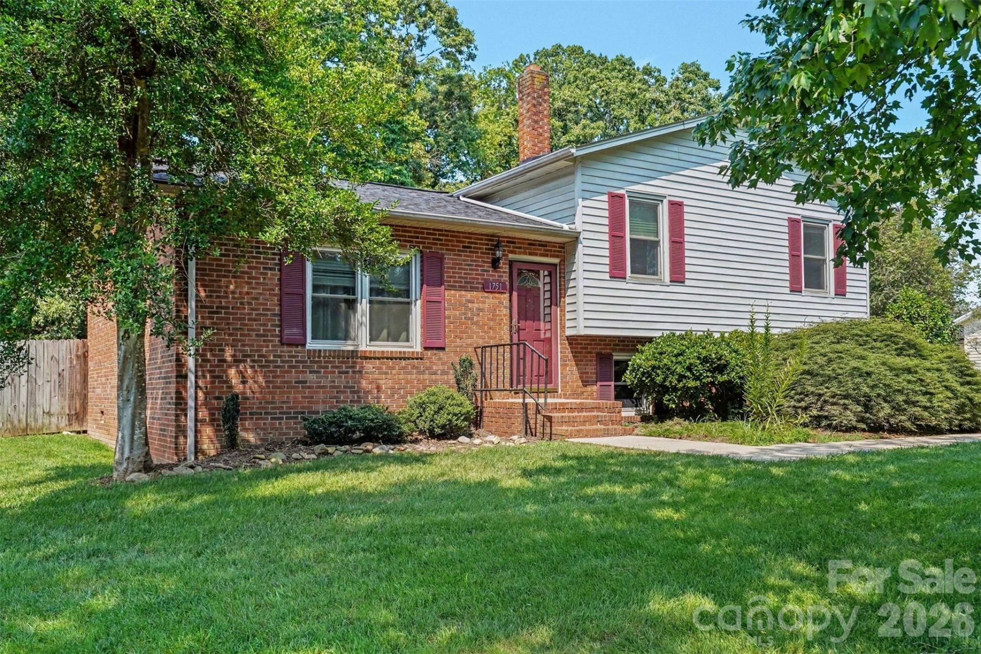 1751 Piney Road, Hickory, NC 28602 Main Photo