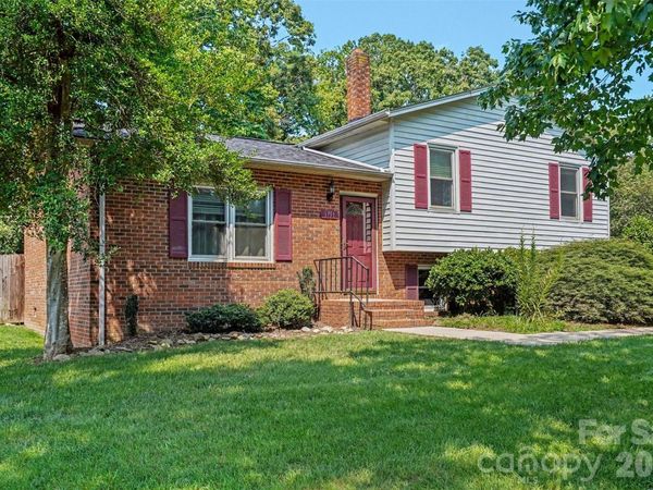1751 Piney Road, Hickory, NC 28602