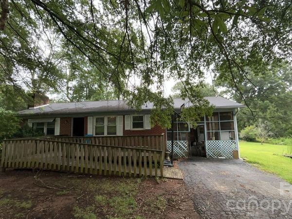 389 Midway Lake Road , Mooresville, NC 28115