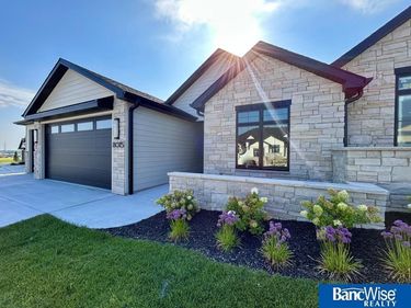 8015 S 43 Street, Lincoln, NE 68516
