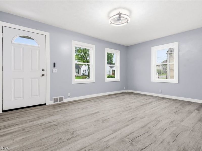 1534 Norwood Place NW, Canton, OH 44709 Photo 4