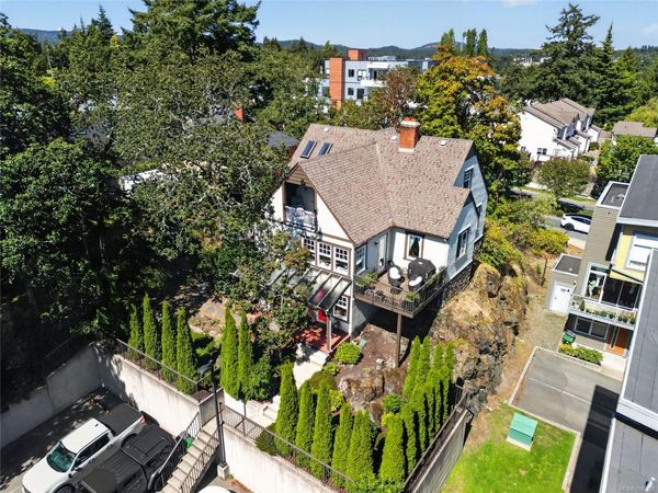 235 Island Hwy , Unit #5, View Royal, BC V9B 1G3
