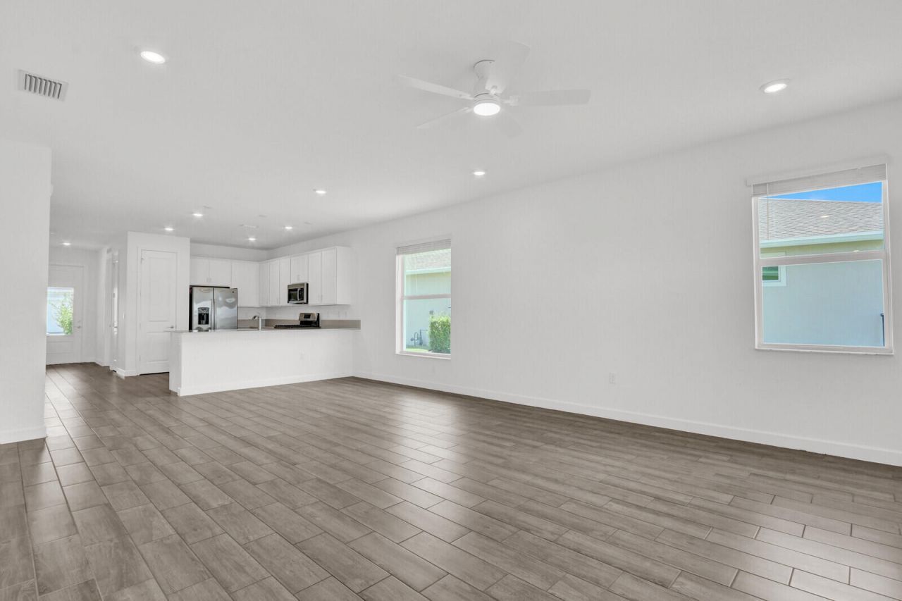 977 SE Crosswood Way, Port Saint Lucie, FL 34984 Photo