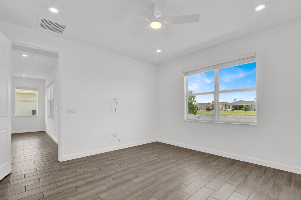 977 SE Crosswood Way, Port Saint Lucie, FL 34984 Photo