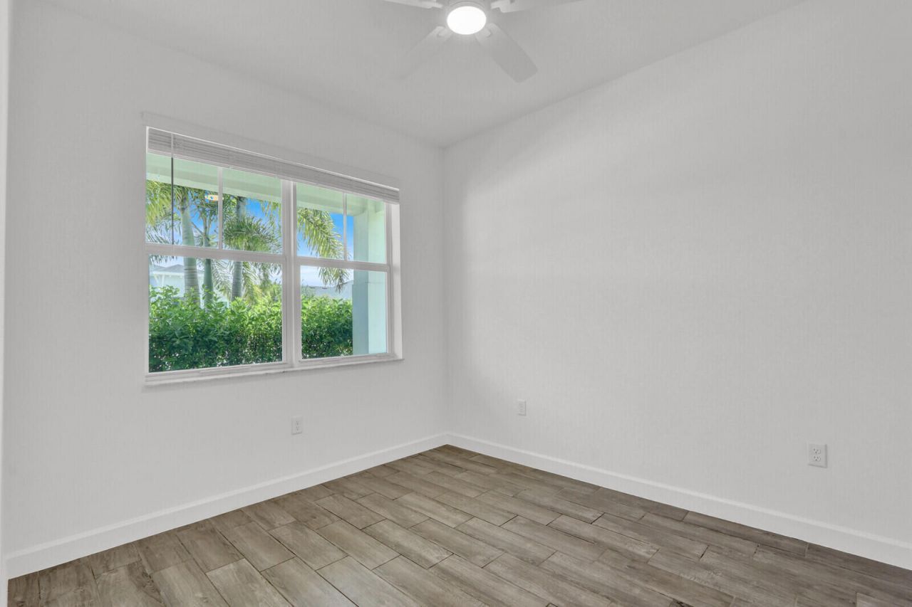 977 SE Crosswood Way, Port Saint Lucie, FL 34984 Photo