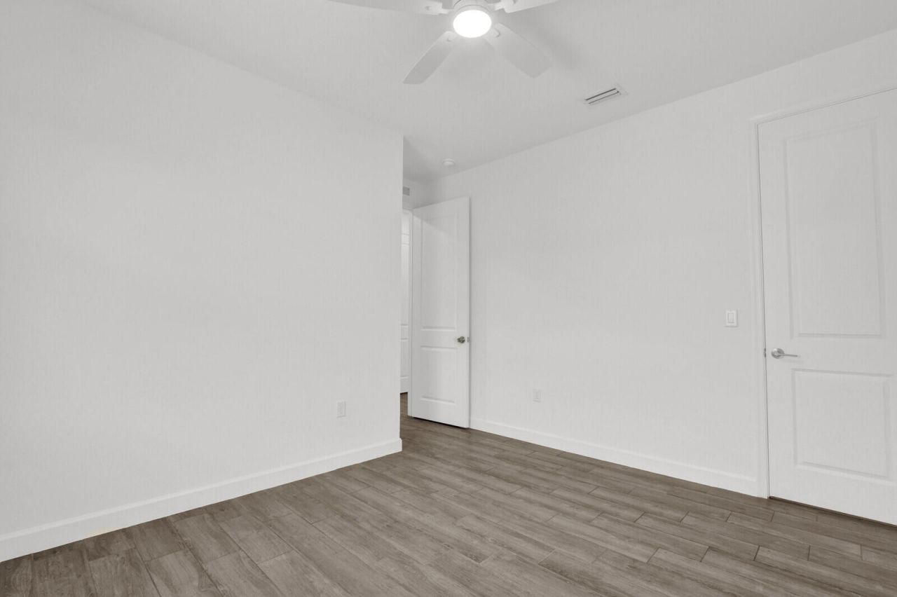 977 SE Crosswood Way, Port Saint Lucie, FL 34984 Photo
