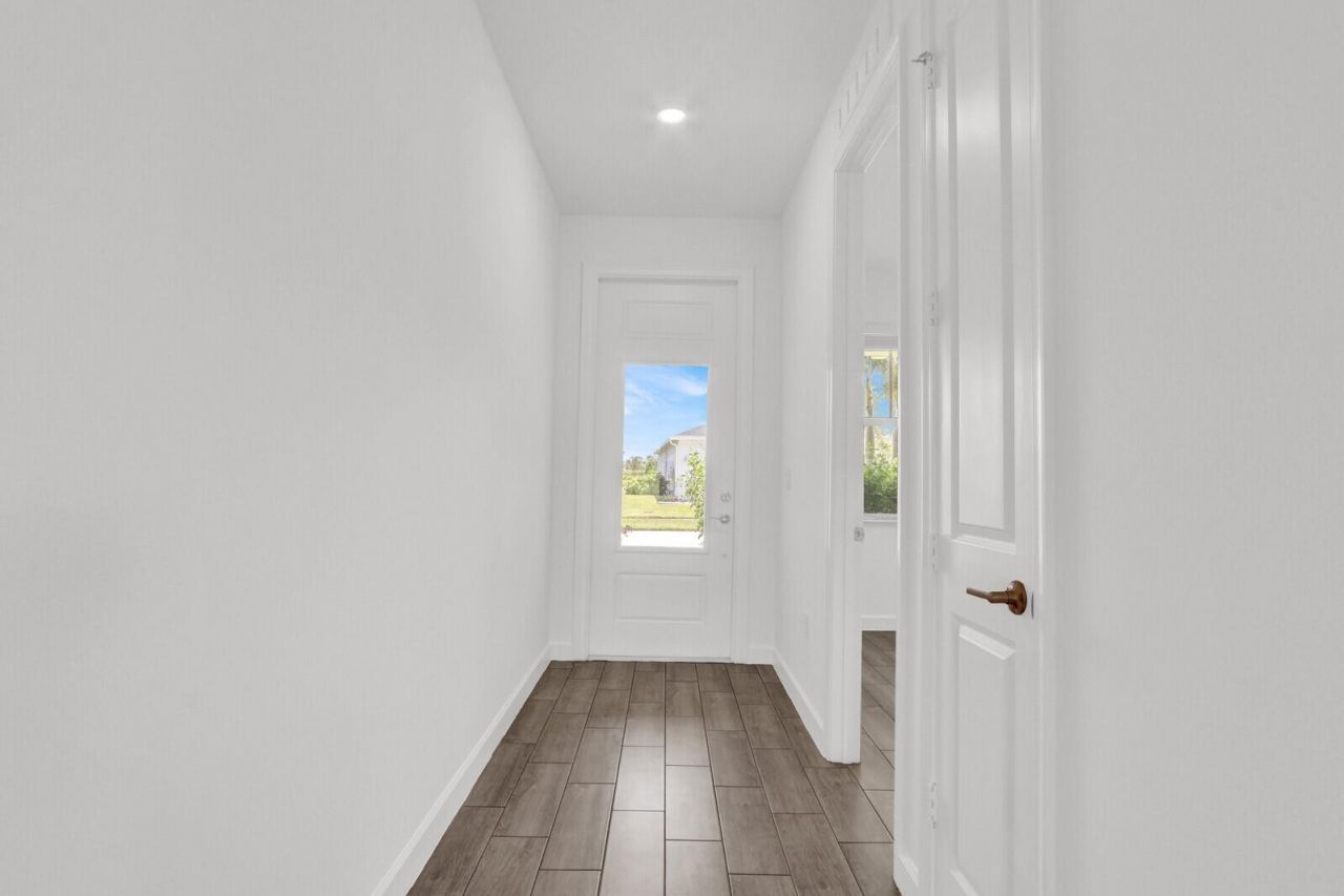 977 SE Crosswood Way, Port Saint Lucie, FL 34984 Photo