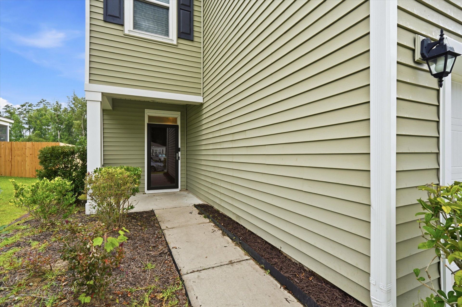 9805 Wooden Pestle Way Photo 3