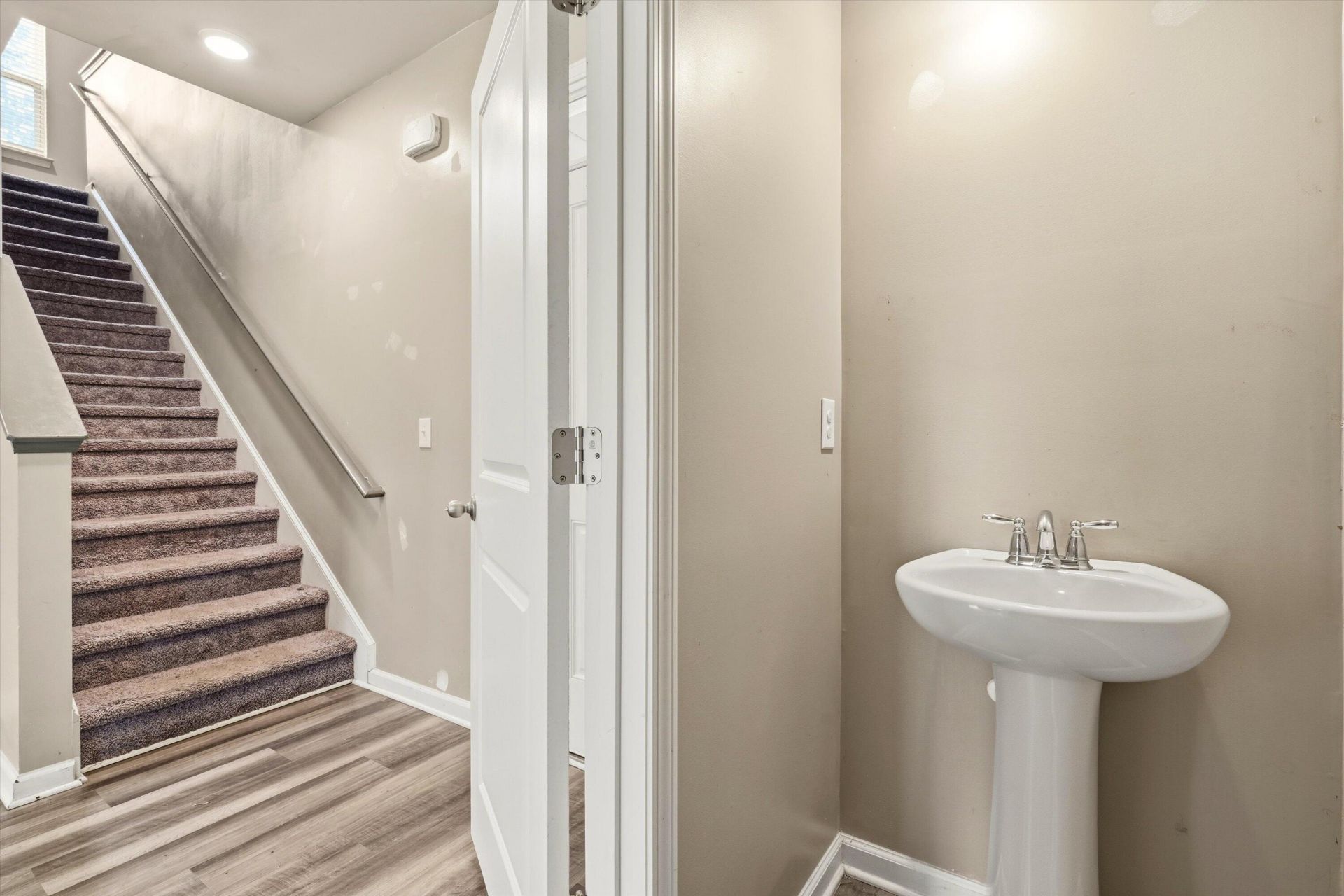 9805 Wooden Pestle Way Photo 5