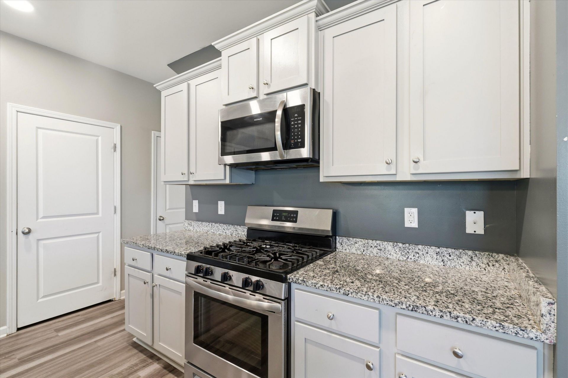9805 Wooden Pestle Way Photo 7