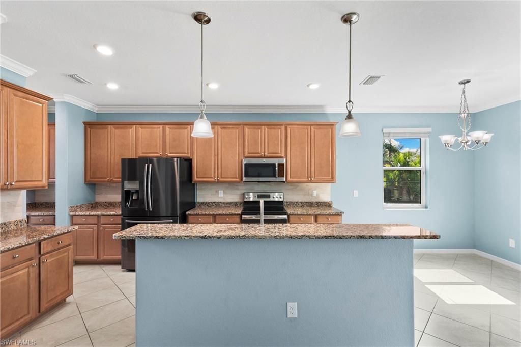 2414 Caslotti Way, Cape Coral, FL 33909 Photo