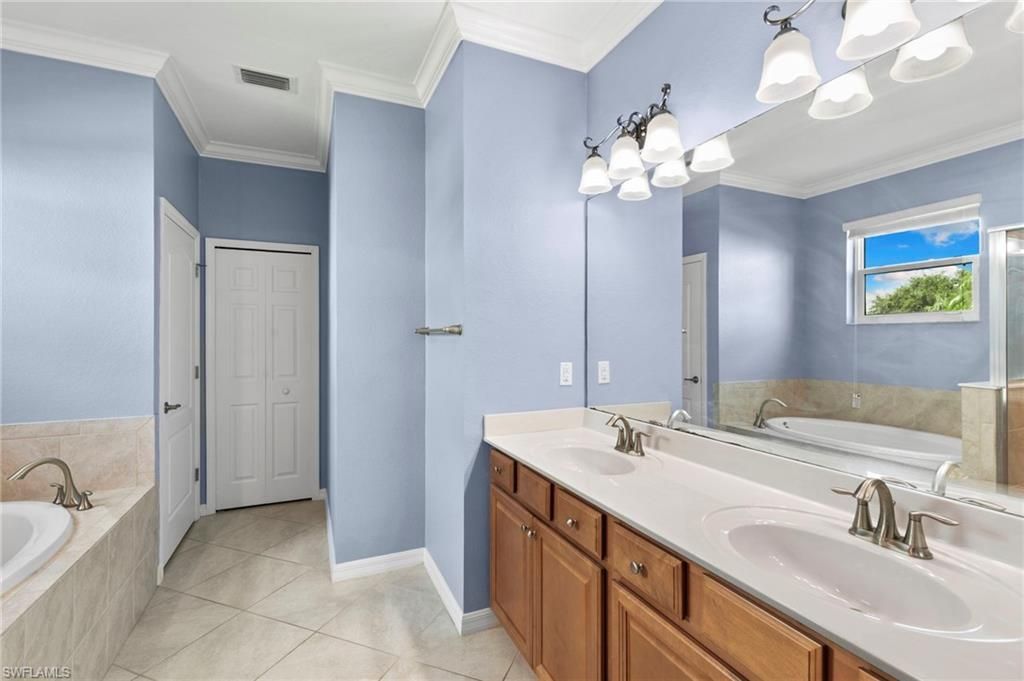 2414 Caslotti Way, Cape Coral, FL 33909 Photo