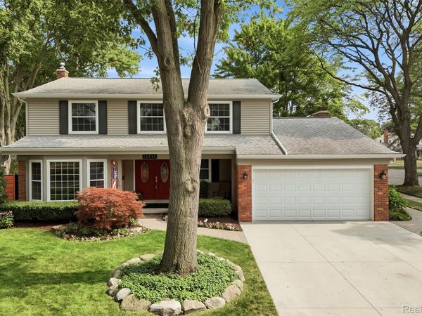 15338 Susanna Circle, Livonia, Mi 48154