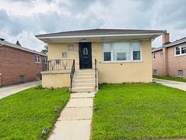 380 Bensley Avenue , Calumet City, IL 60409
