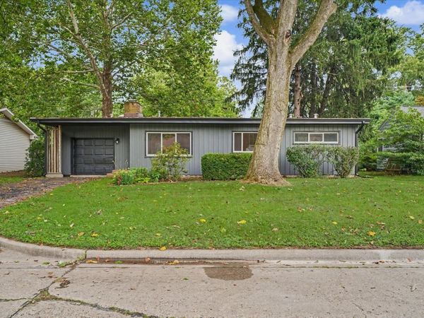 1612 Chevy Chase Drive , Champaign, IL 61821
