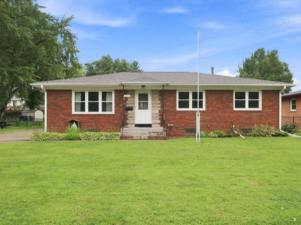 4131 N Linwood Avenue , Davenport, IA 52806