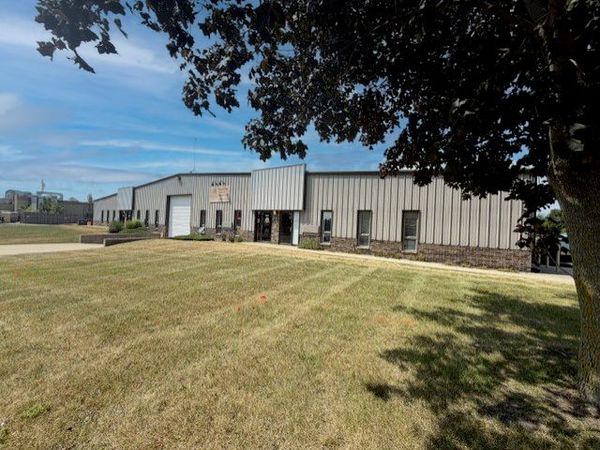 1251 Cobblestone Way , Woodstock, IL 60098