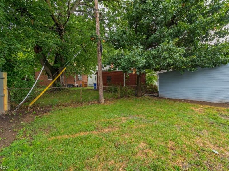 12416 Mortimer Avenue, Cleveland, OH 44111 Photo 10