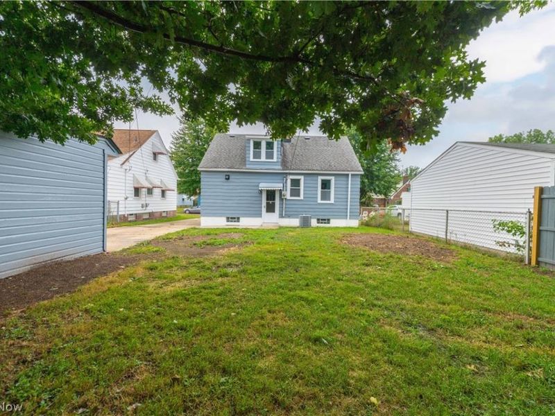 12416 Mortimer Avenue, Cleveland, OH 44111 Photo 11