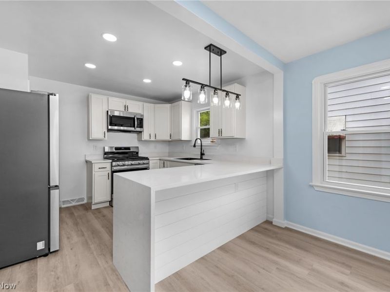 12416 Mortimer Avenue, Cleveland, OH 44111 Photo 19