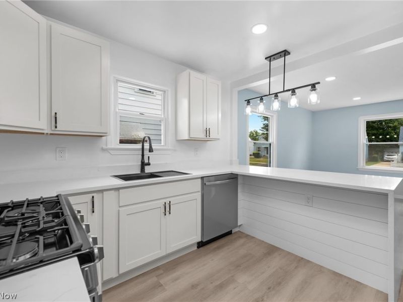 12416 Mortimer Avenue, Cleveland, OH 44111 Photo 21