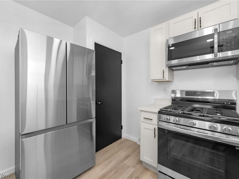 12416 Mortimer Avenue, Cleveland, OH 44111 Photo 23
