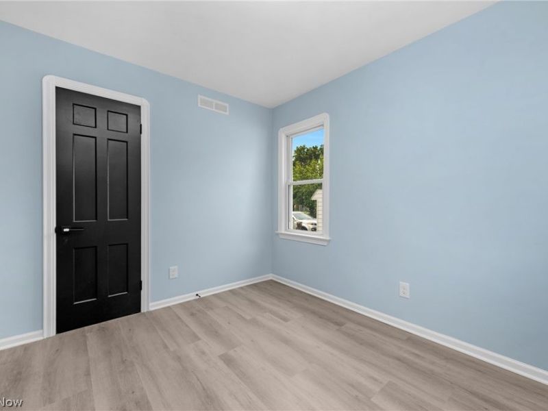 12416 Mortimer Avenue, Cleveland, OH 44111 Photo 27