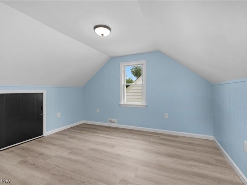12416 Mortimer Avenue, Cleveland, OH 44111 Photo 33