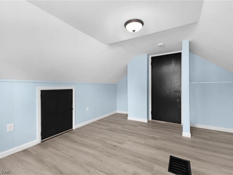 12416 Mortimer Avenue, Cleveland, OH 44111 Photo 36