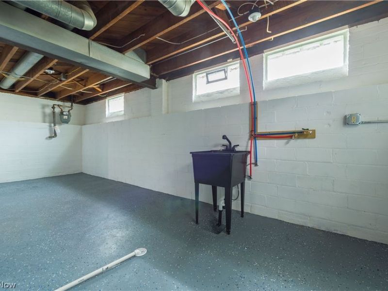 12416 Mortimer Avenue, Cleveland, OH 44111 Photo 45